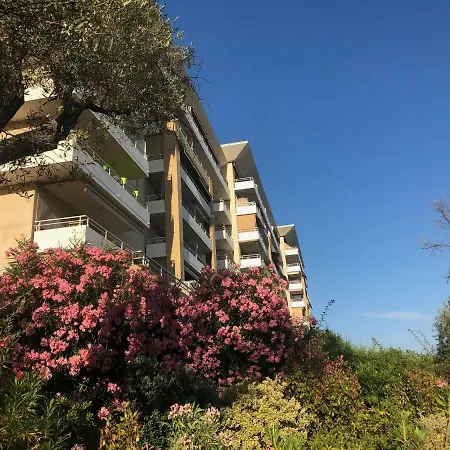 Superbe 3 Etoiles Debut Sanguinaires